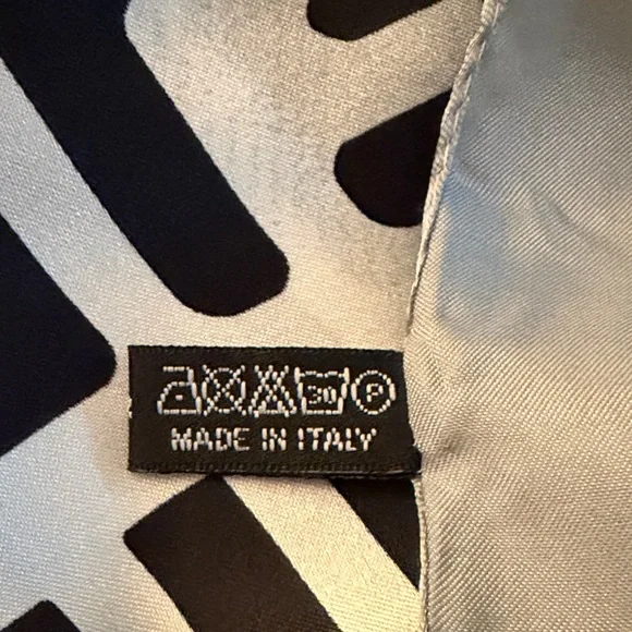 Fendi Black and Gray Logo Scarf - Picture 4 of 7